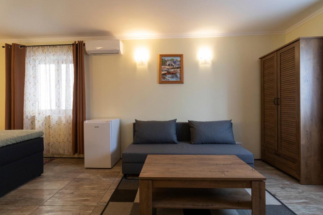 Taverna & Rooms Сутіван Екстер'єр фото