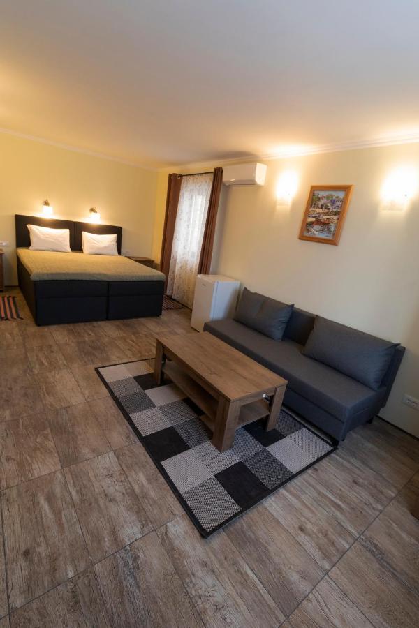 Taverna & Rooms Сутіван Екстер'єр фото