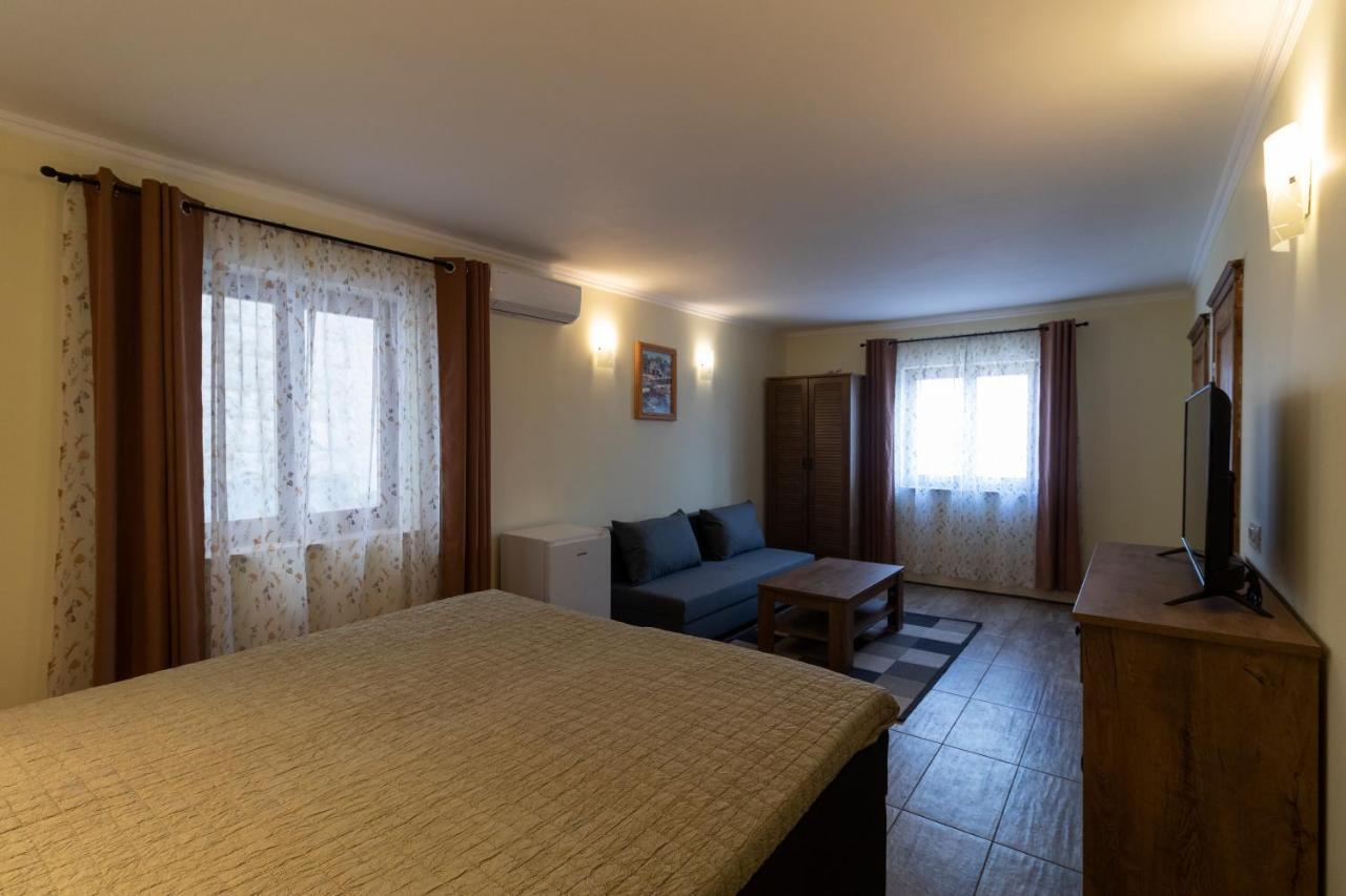 Taverna & Rooms Сутіван Екстер'єр фото