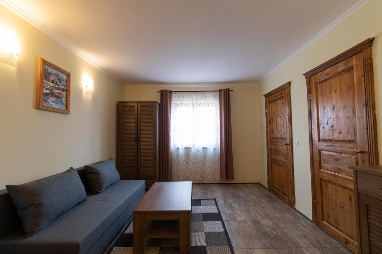 Taverna & Rooms Сутіван Екстер'єр фото