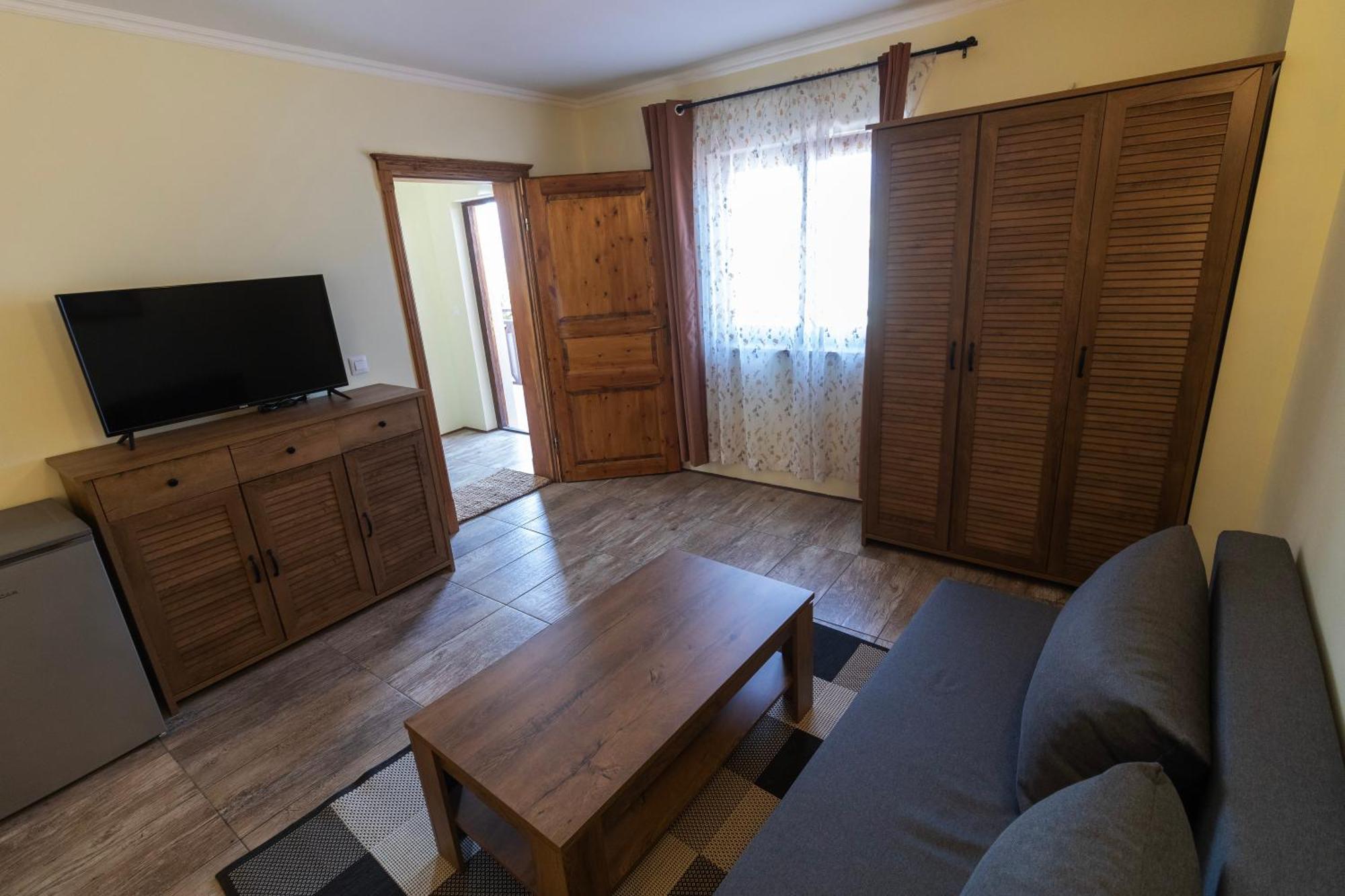 Taverna & Rooms Сутіван Екстер'єр фото