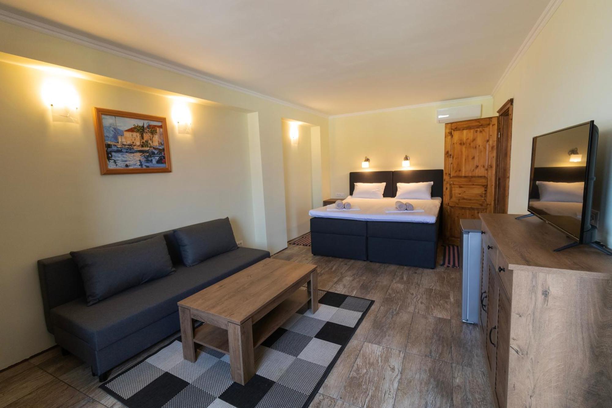 Taverna & Rooms Сутіван Екстер'єр фото