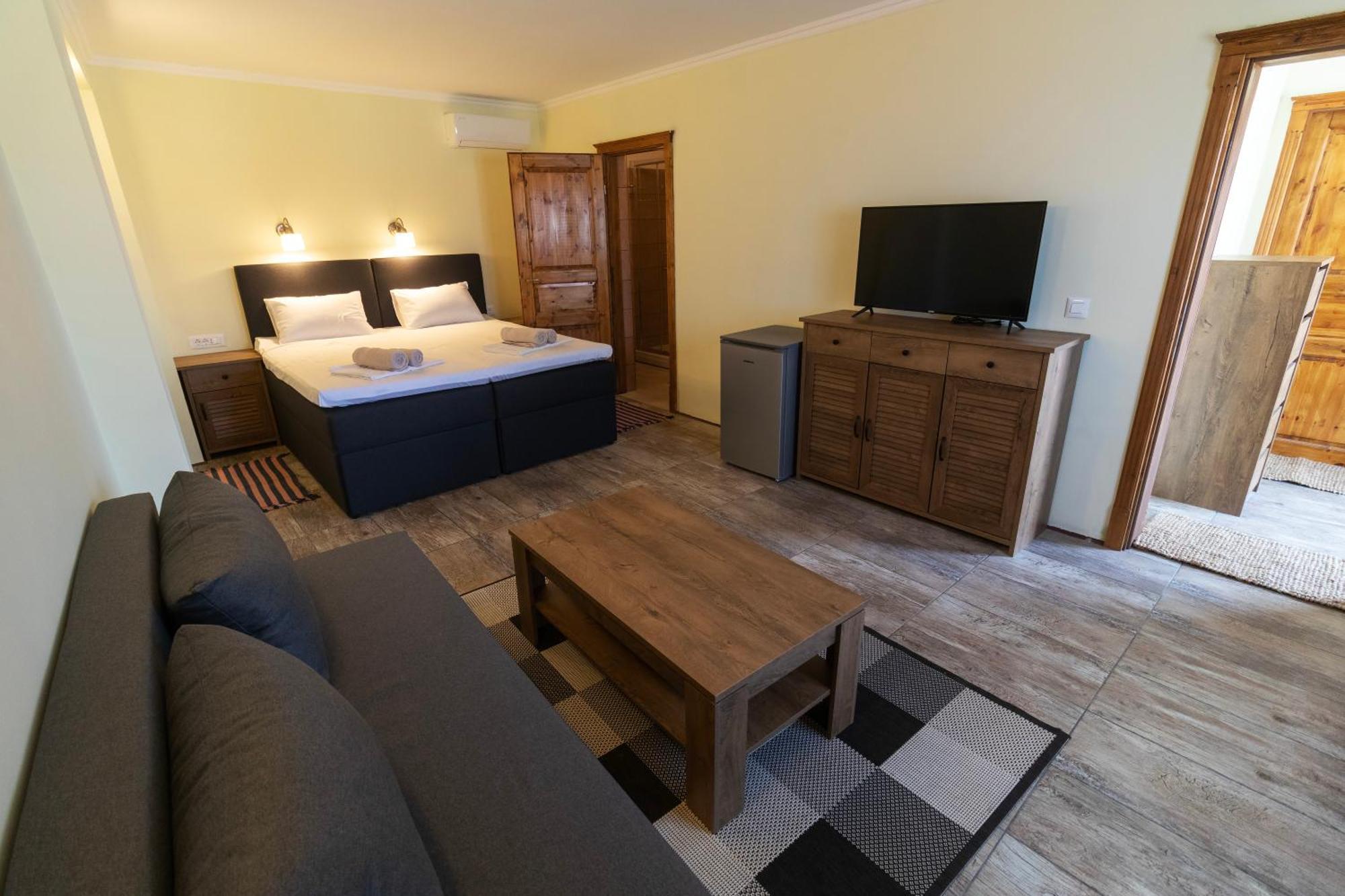 Taverna & Rooms Сутіван Екстер'єр фото