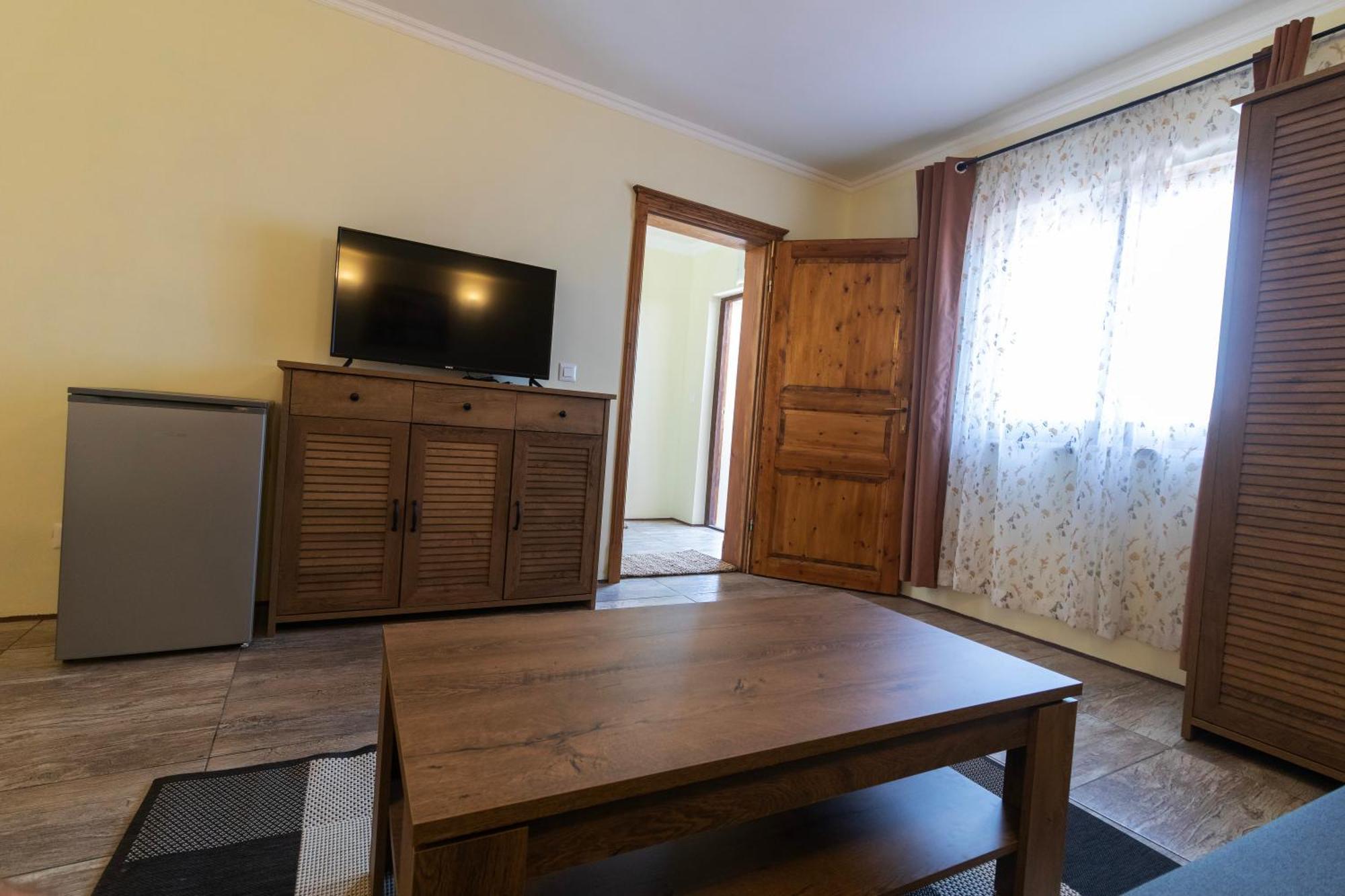 Taverna & Rooms Сутіван Екстер'єр фото