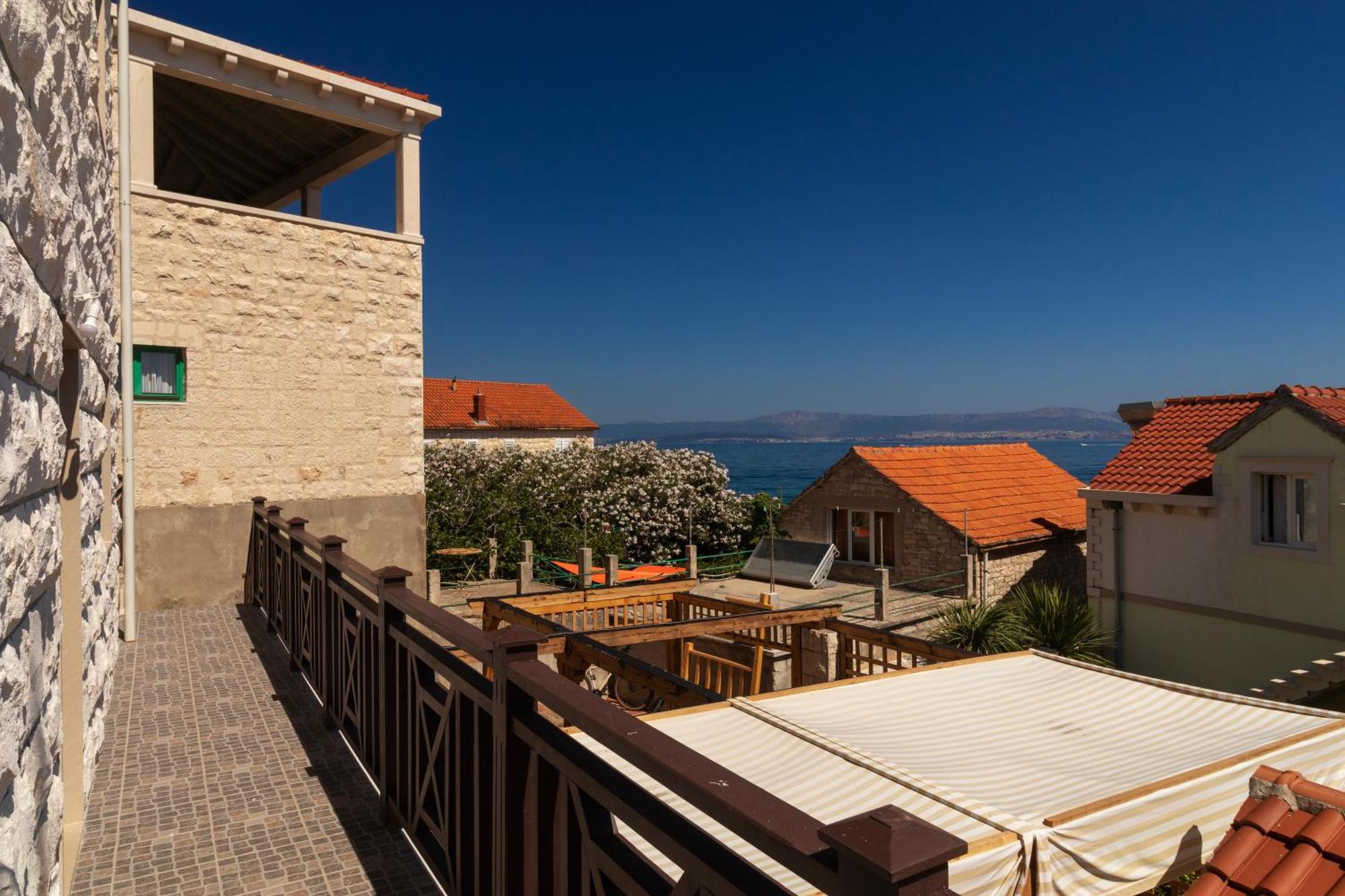 Taverna & Rooms Сутіван Екстер'єр фото