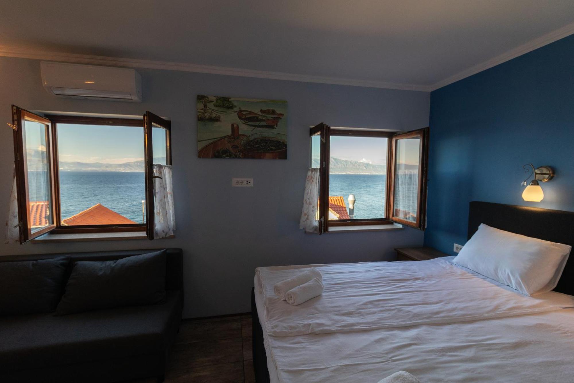 Taverna & Rooms Сутіван Екстер'єр фото